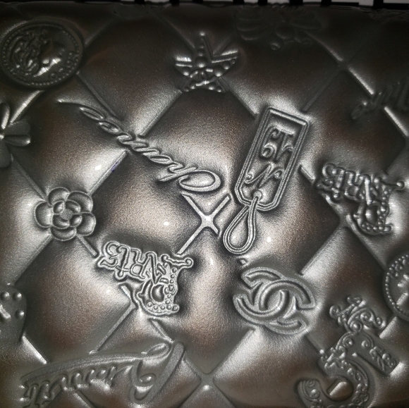 Chanel Wallet - Picture 5 of 16